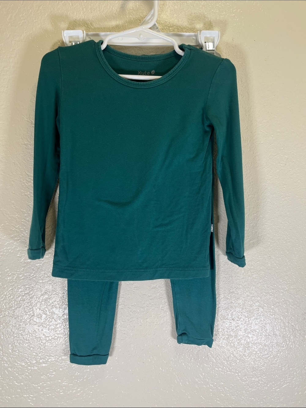 Kyte BABY Olive Green Toddler Crew Neck Top and Bottoms size 2T